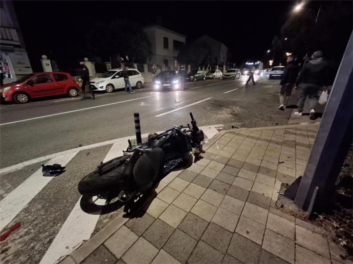Naslov fotografije 4