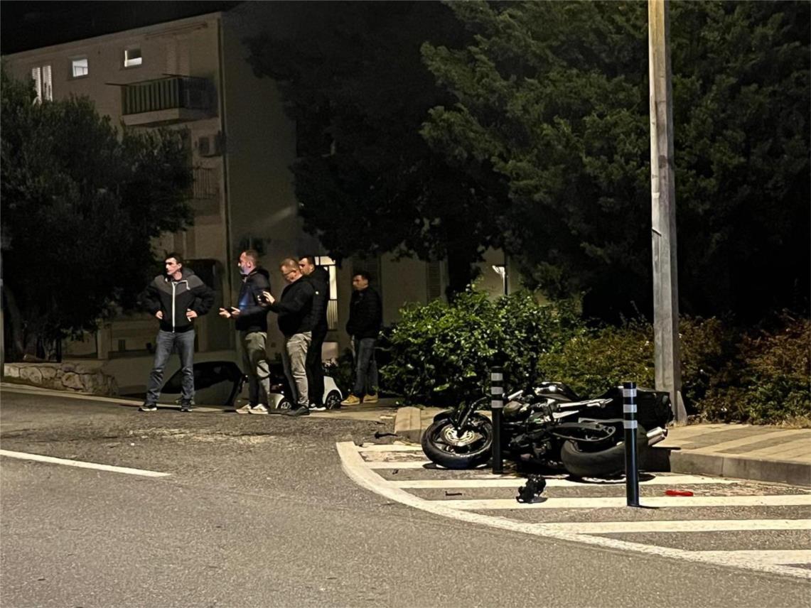 Naslov fotografije 8