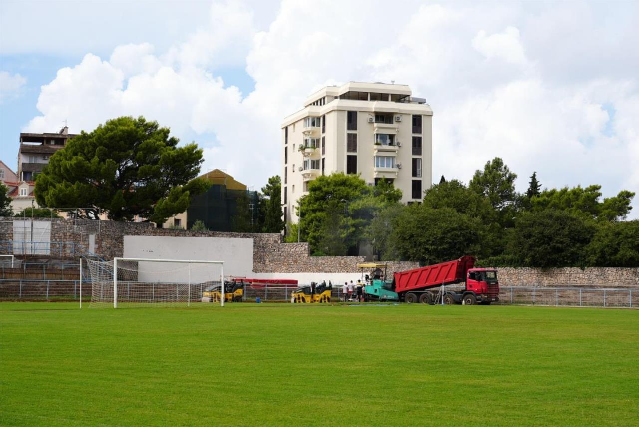 Nova atletska staza na stadionu Lapad gotovo završena