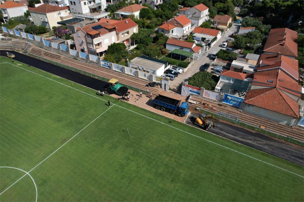 Nova atletska staza na stadionu Lapad gotovo završena