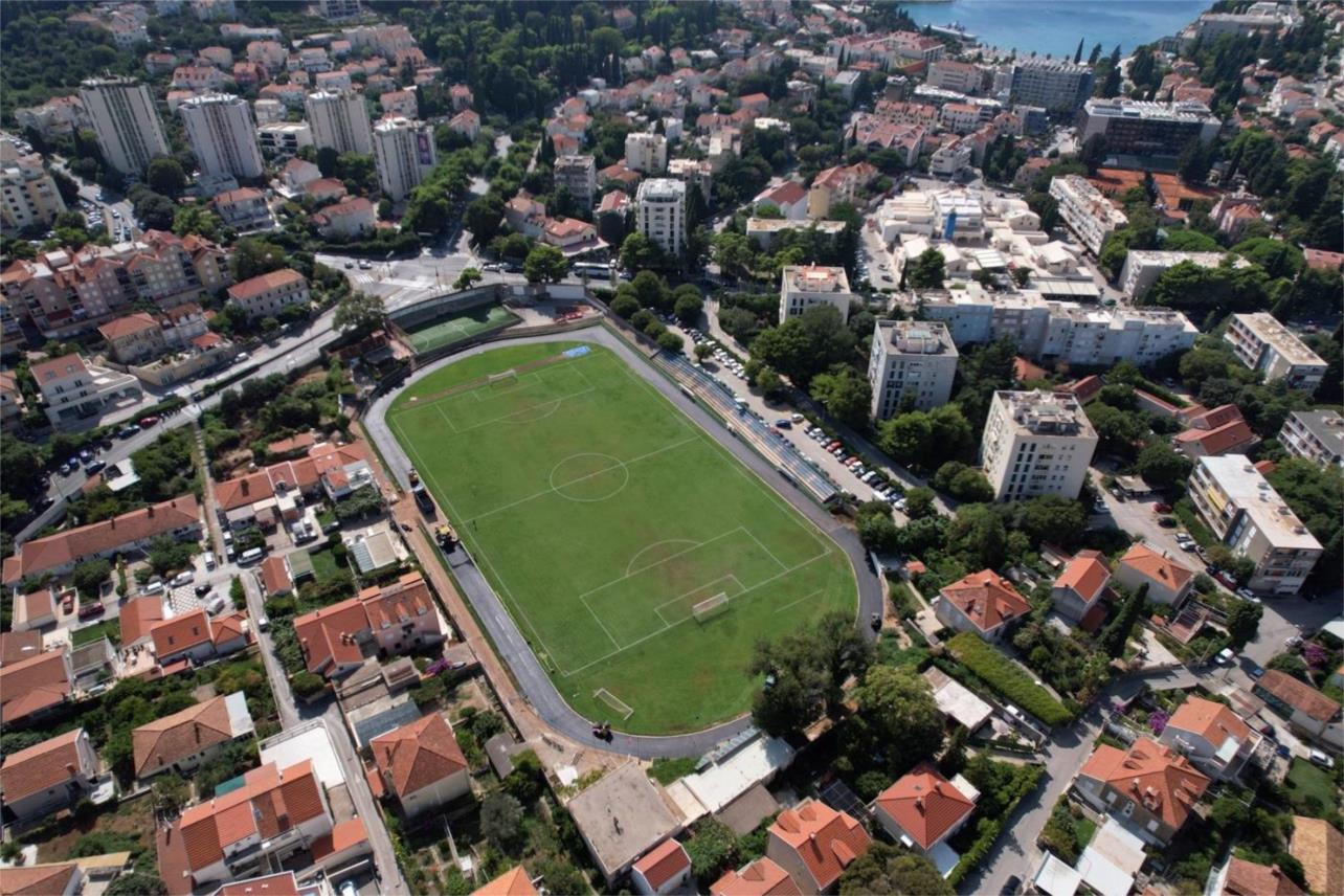 Nova atletska staza na stadionu Lapad gotovo završena