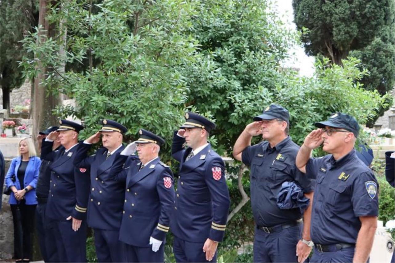 Počast poginulim policajcima u Dubrovniku