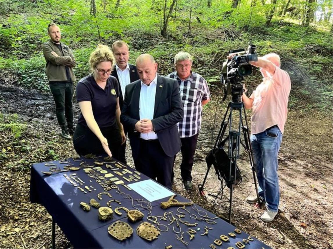 Ministar Medved posjetio lokacije s posmrtnim ostacima žrtava iz Drugog svjetskog rata