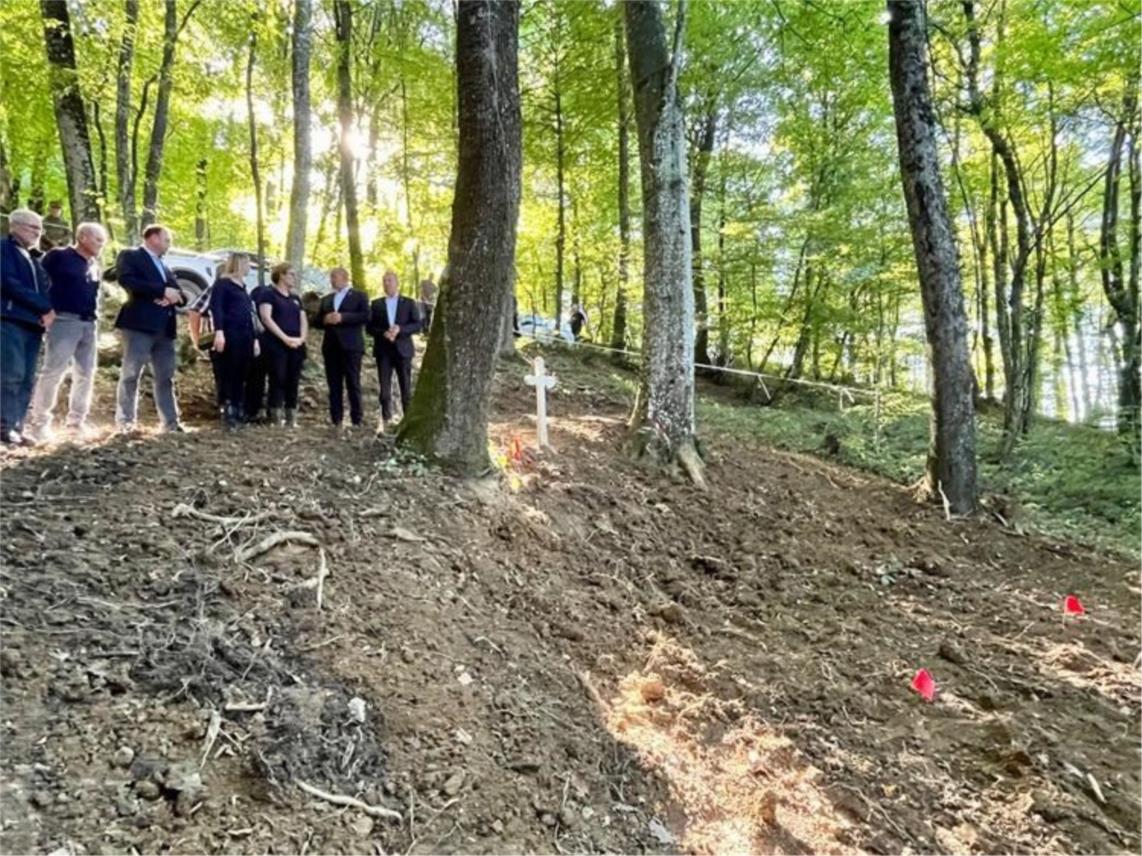 Ministar Medved posjetio lokacije s posmrtnim ostacima žrtava iz Drugog svjetskog rata