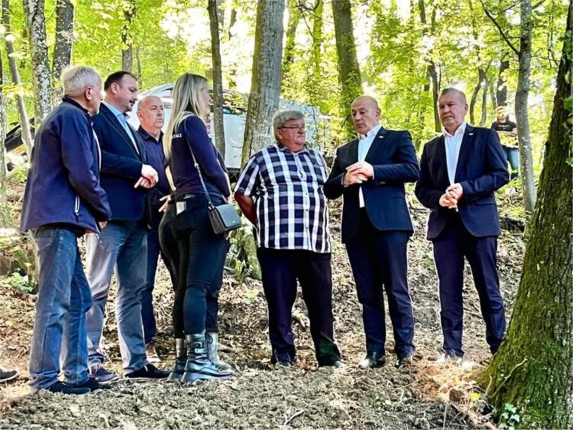 Ministar Medved posjetio lokacije s posmrtnim ostacima žrtava iz Drugog svjetskog rata