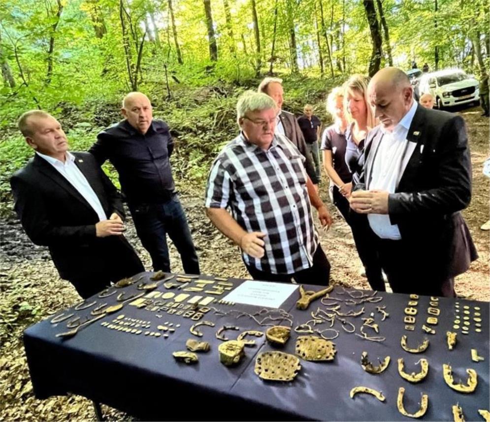 Ministar Medved posjetio lokacije s posmrtnim ostacima žrtava iz Drugog svjetskog rata