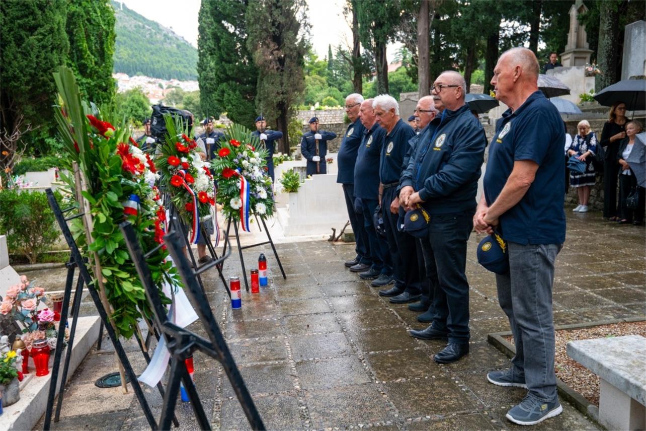 Grad Dubrovnik odaje počast policiji povodom blagdana sv. Mihovila