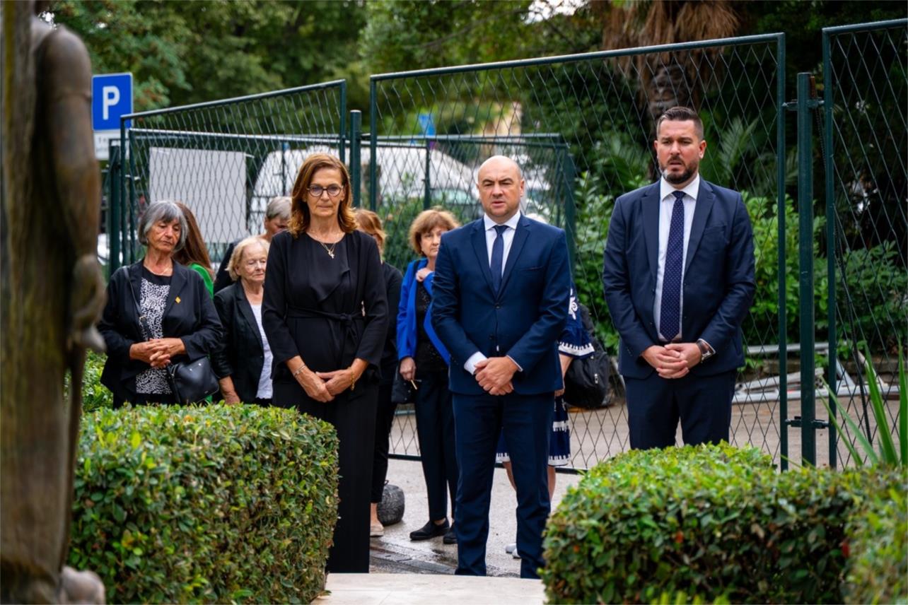 Grad Dubrovnik odaje počast policiji povodom blagdana sv. Mihovila