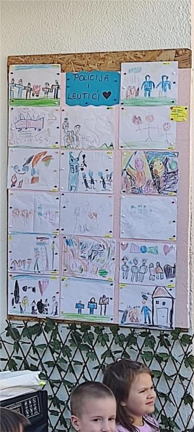 Djeca iz Dječjeg vrtića Leut čestitala Dan policije