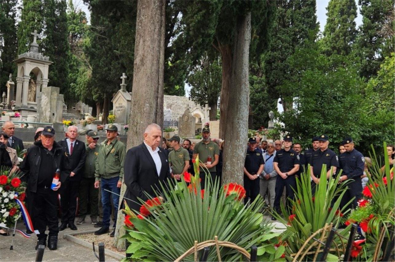 Načelnik Pavličević odao počast poginulim braniteljima