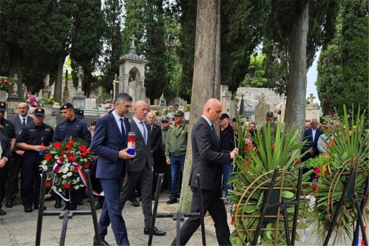 Načelnik Pavličević odao počast poginulim braniteljima