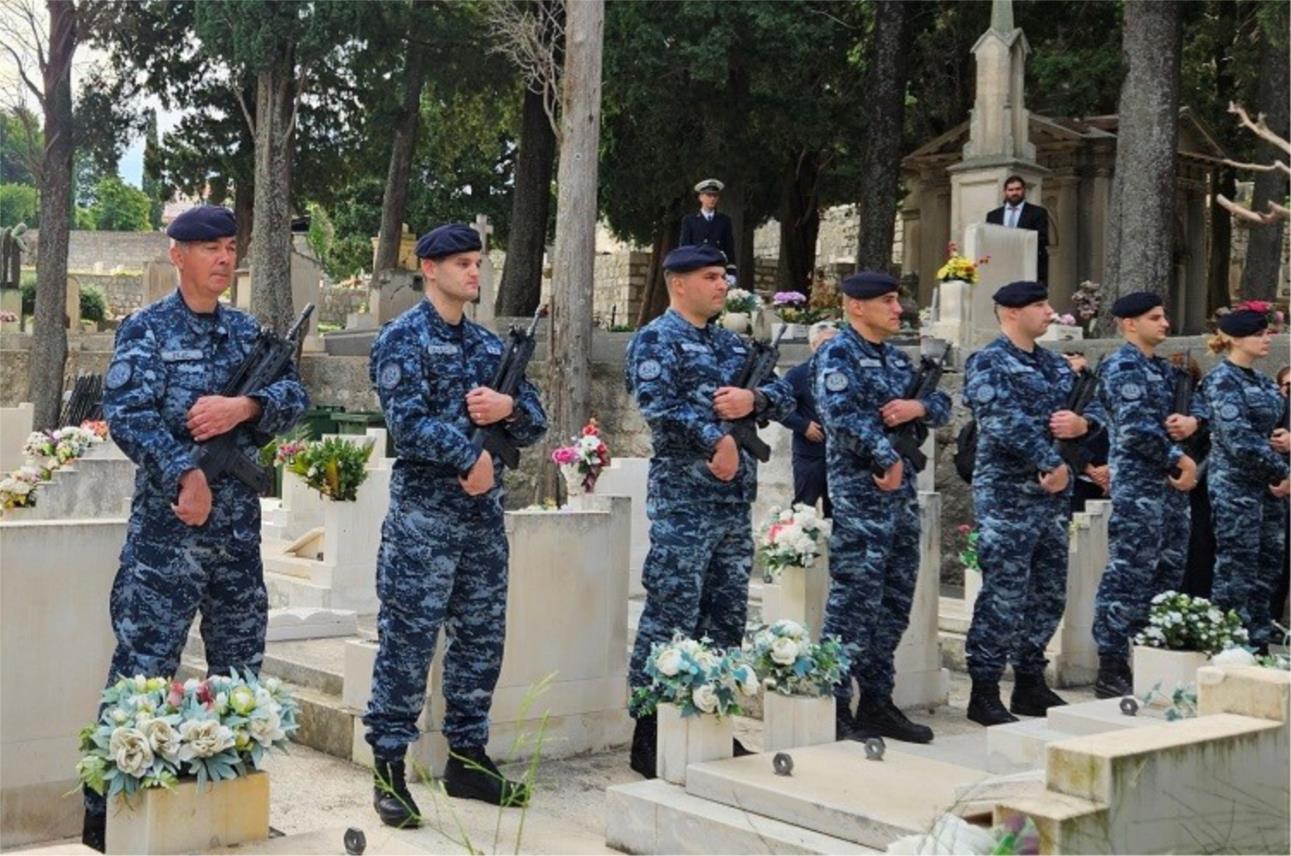 Načelnik Pavličević odao počast poginulim braniteljima