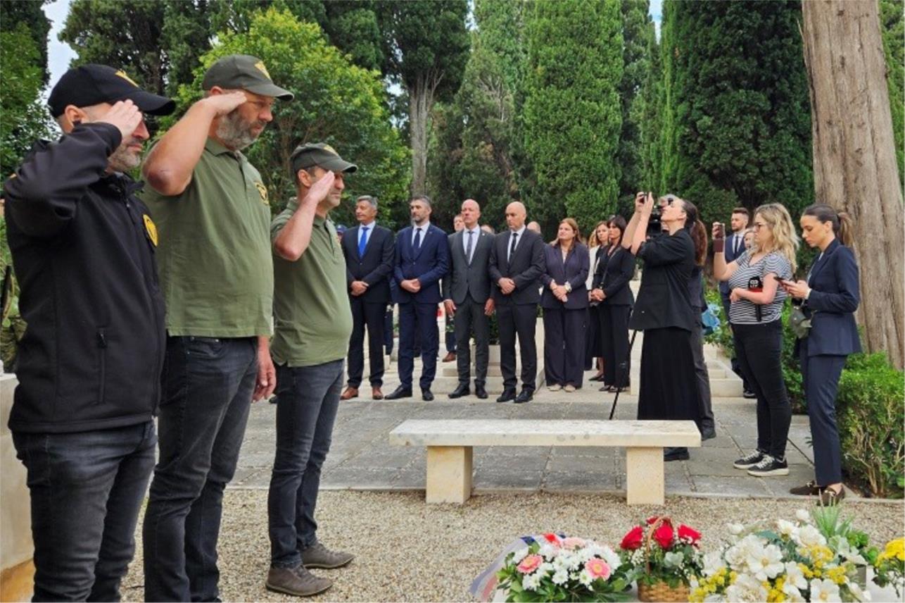 Načelnik Pavličević odao počast poginulim braniteljima