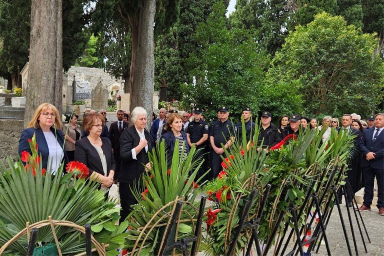 Načelnik Pavličević odao počast poginulim braniteljima