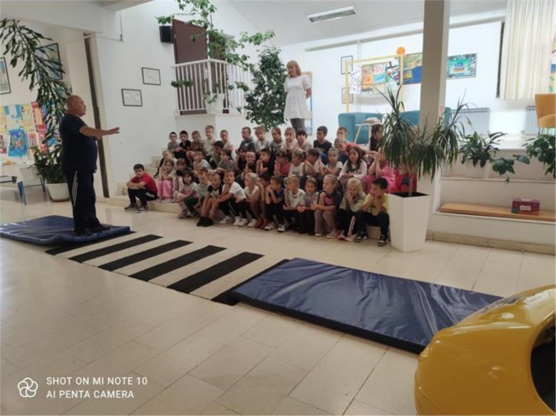 Sigurnost najmlađih: Prometna policija educirala 360 djece Sigurnost najmlađih: Prometna policija educirala 360 djece