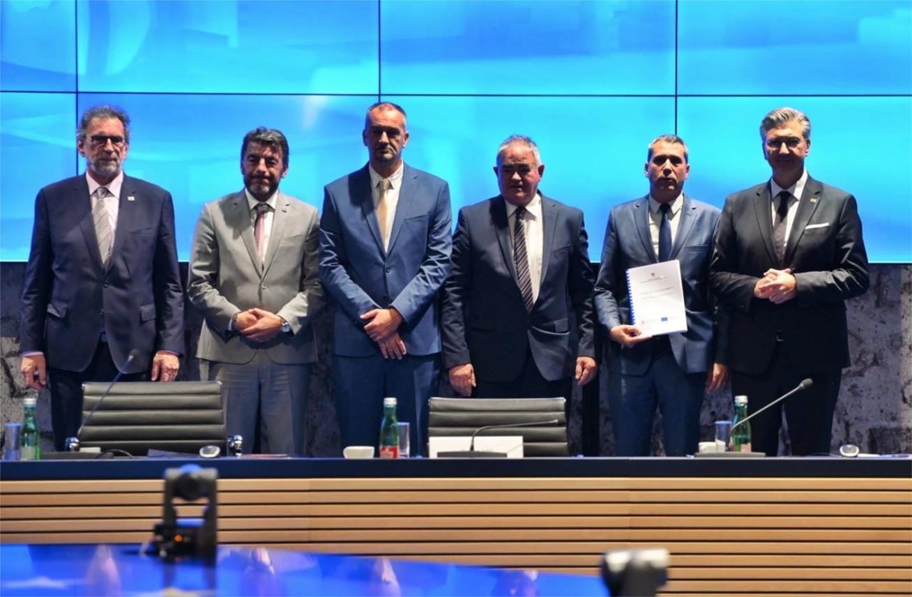 Uručeno 35 novih ugovora za jednosmjenski rad i cjelodnevnu školu