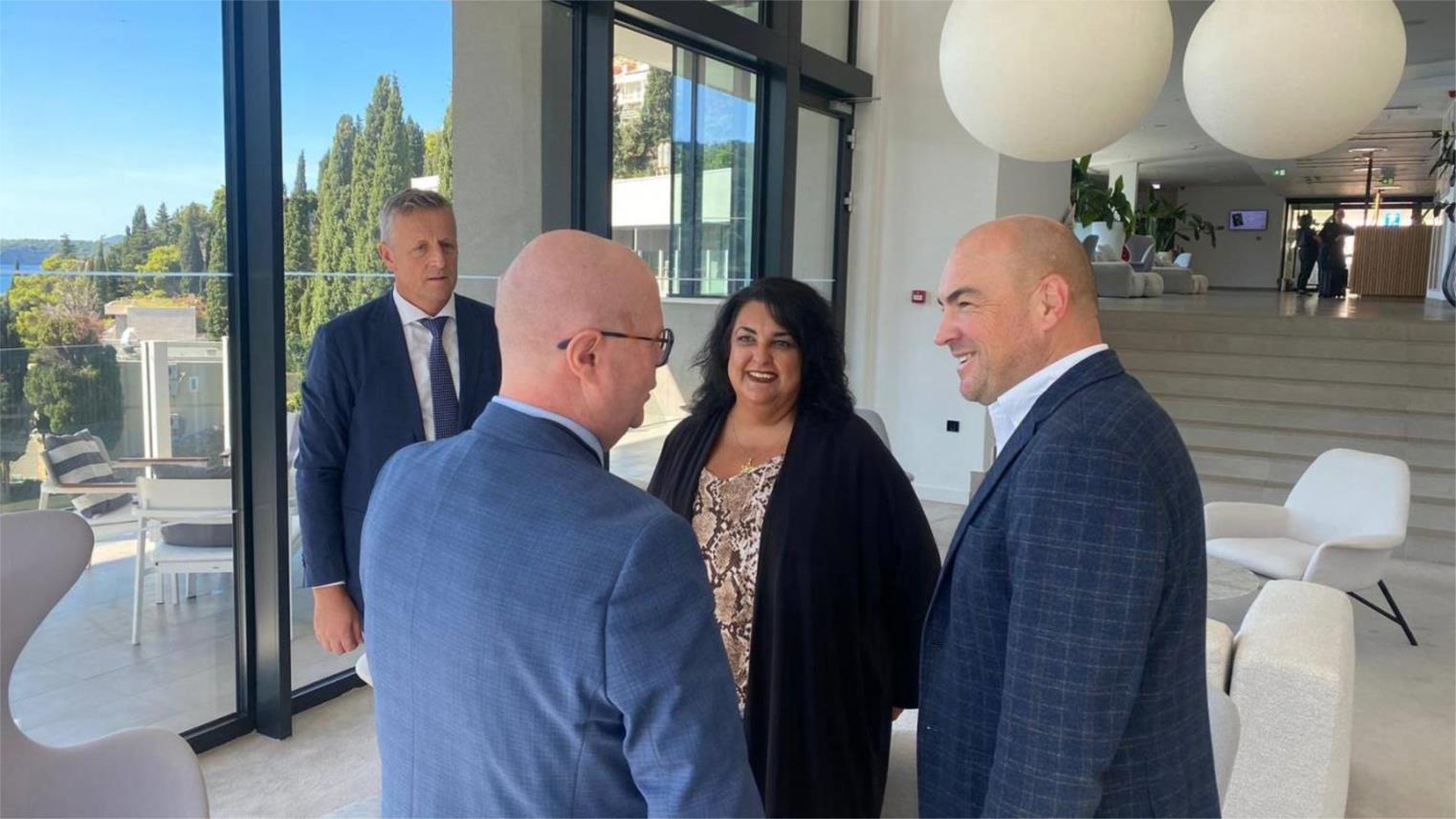 Župan Pezo ugostio počasnu konzulicu Italije