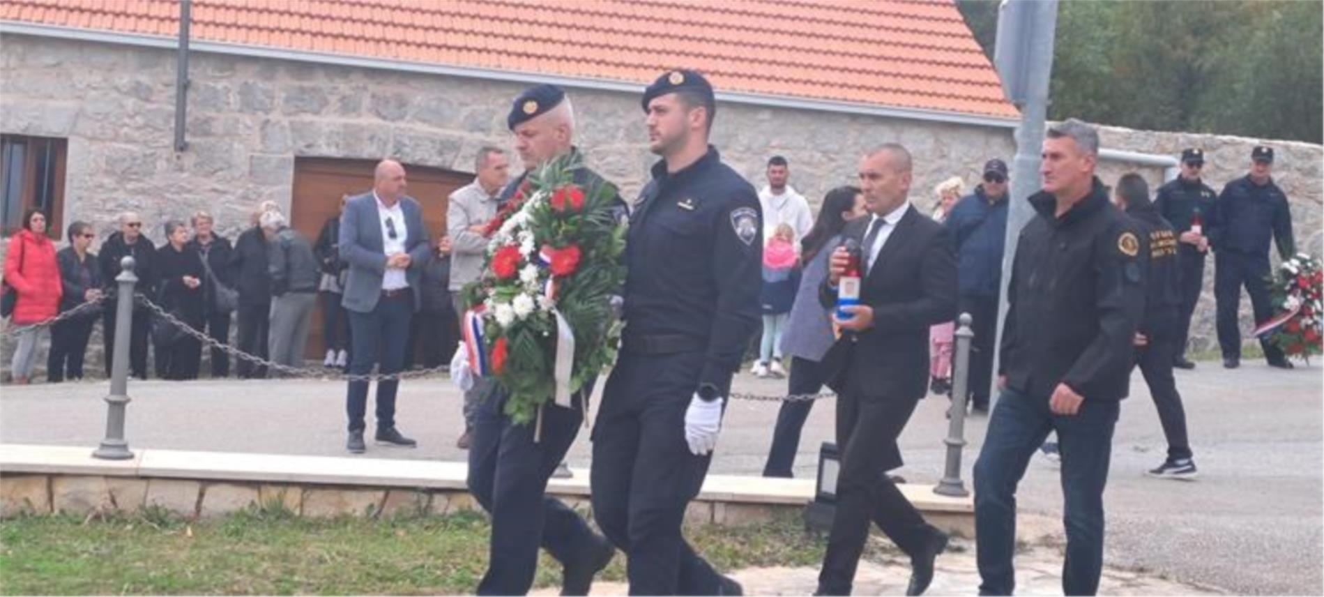 Položen vijenac za poginule branitelje na Osojniku