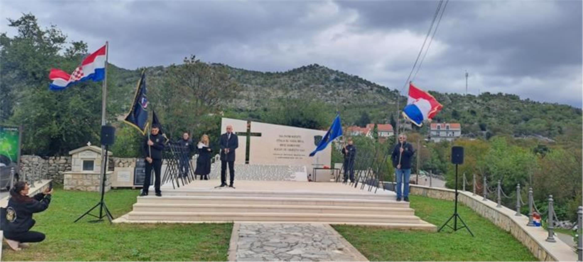 Položen vijenac za poginule branitelje na Osojniku