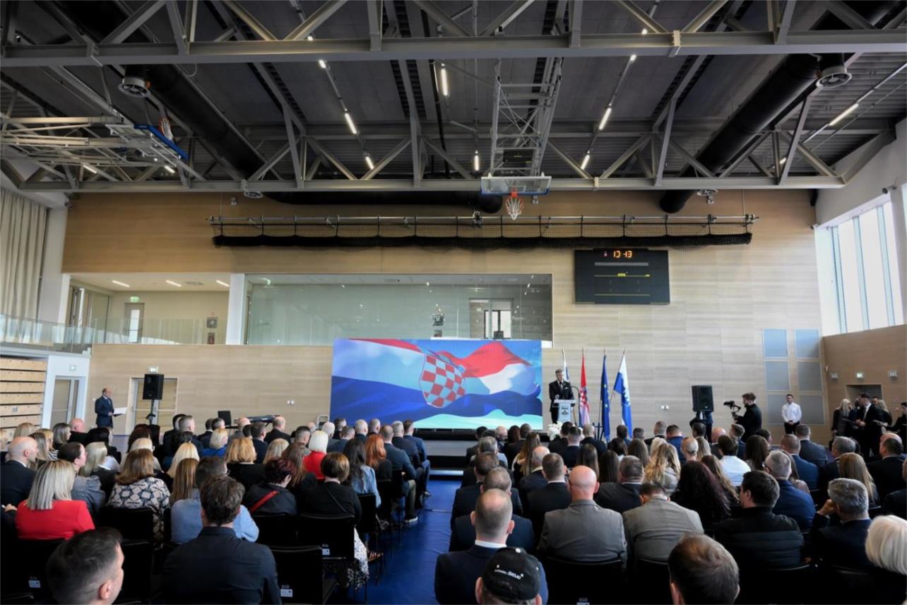 Nova moderna zgrada I. gimnazije u Osijeku