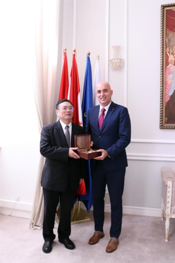 Suradnja Dubrovnika i Kine: Izaslanstvo Svekineskog narodnog kongresa u posjetu Suradnja Dubrovnika i Kine: Izaslanstvo Svekineskog narodnog kongresa u posjetu