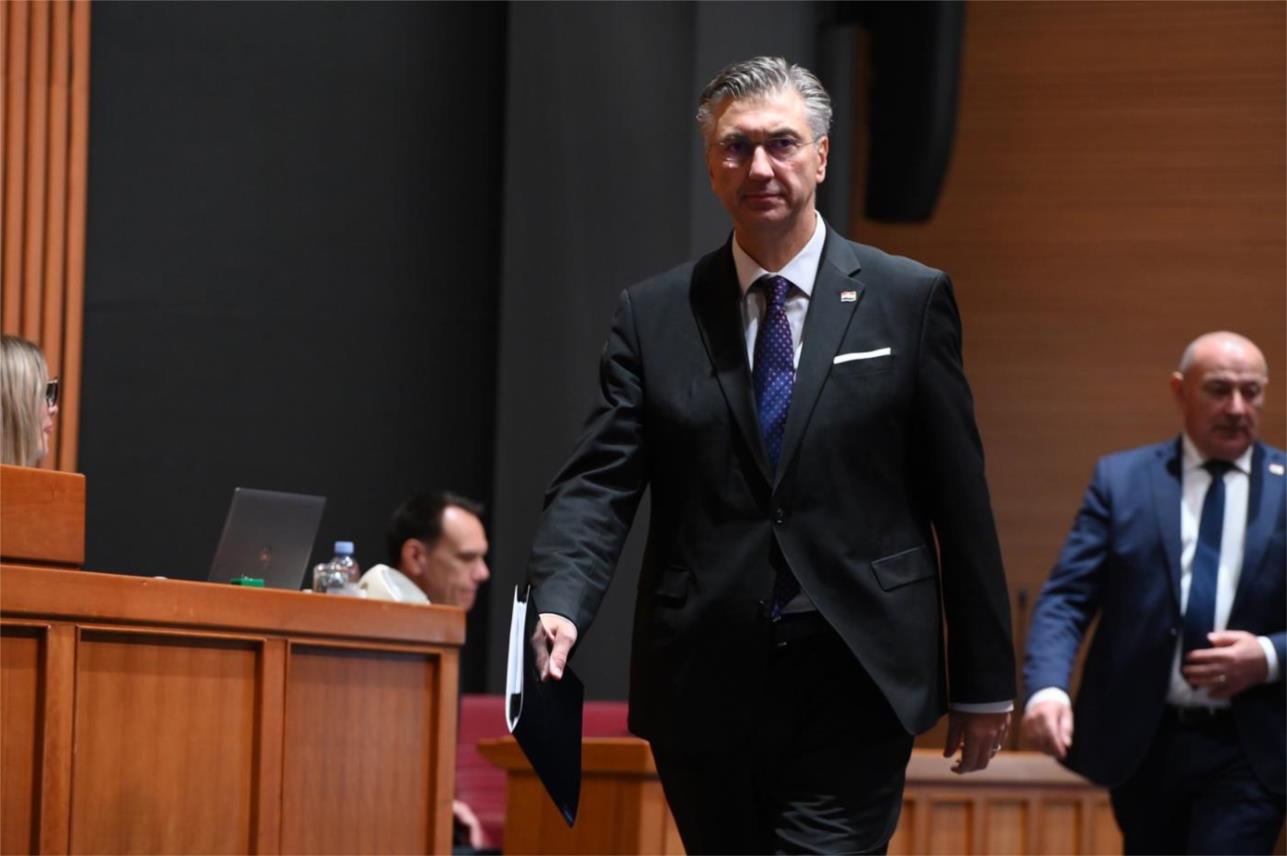 Hrvatska se ne vodi pesimizmom, nego radom, povjerenjem i odgovornošću Hrvatska se ne vodi pesimizmom, nego radom, povjerenjem i odgovornošću