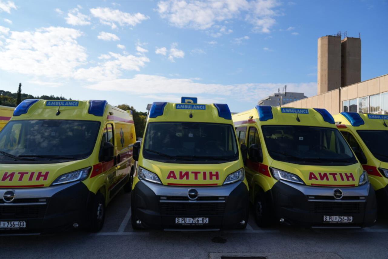 Župan uručio ključeve osam novih vozila hitne medicine