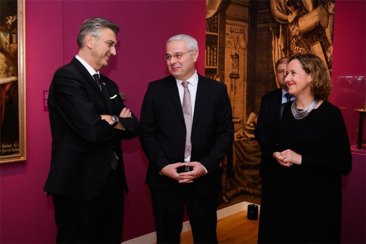 Izložba povodom 1100. obljetnice Hrvatskoga Kraljevstva Izložba povodom 1100. obljetnice Hrvatskoga Kraljevstva