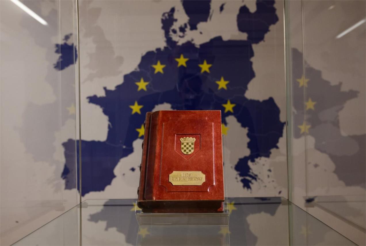 Izložba povodom 1100. obljetnice Hrvatskoga Kraljevstva Izložba povodom 1100. obljetnice Hrvatskoga Kraljevstva