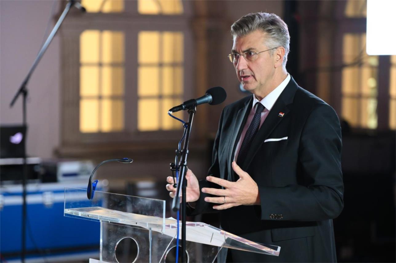 Izložba povodom 1100. obljetnice Hrvatskoga Kraljevstva Izložba povodom 1100. obljetnice Hrvatskoga Kraljevstva