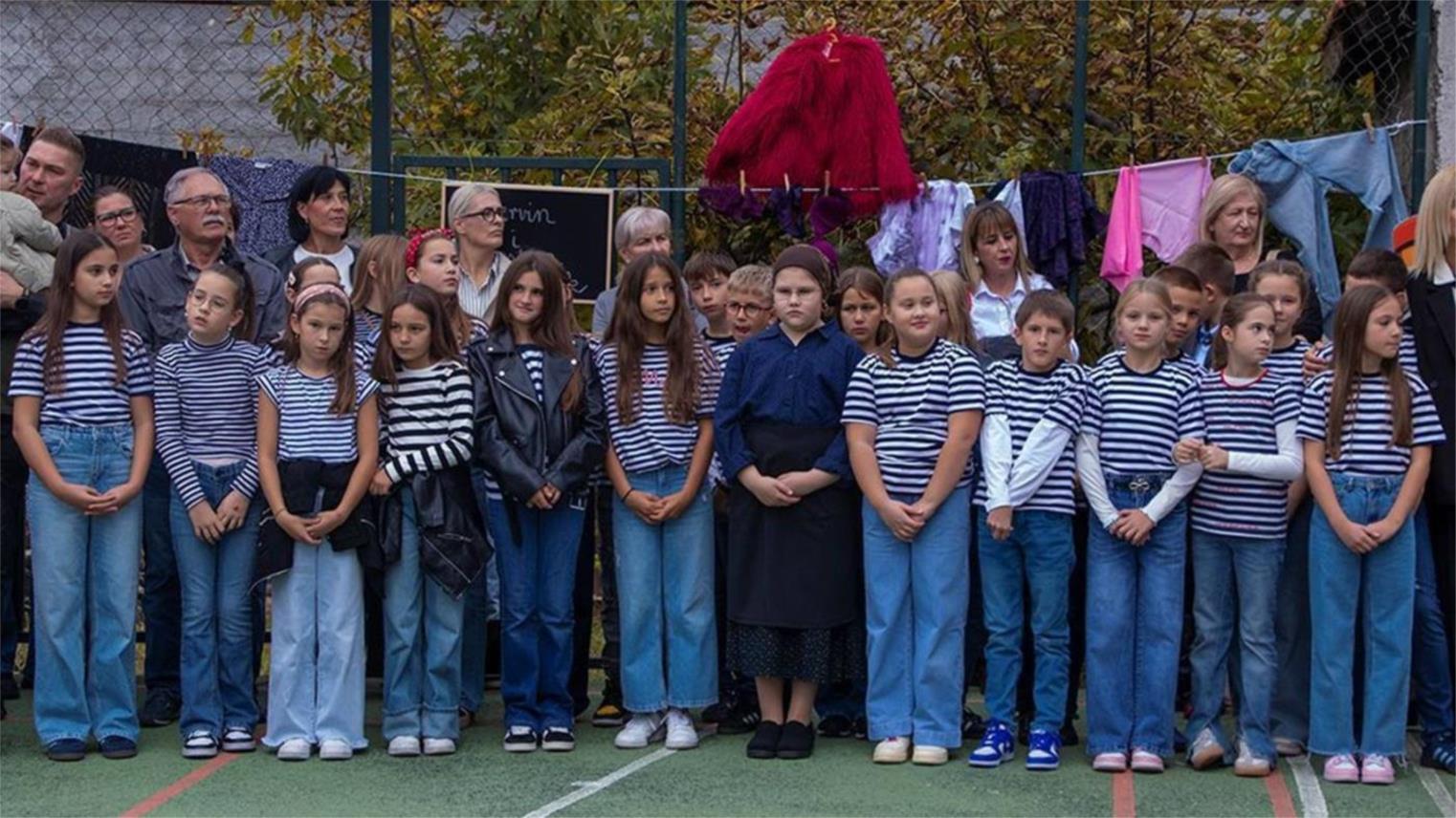 Pročelnica Marević na manifestaciji 'Između kamena i riječi – gomila!'