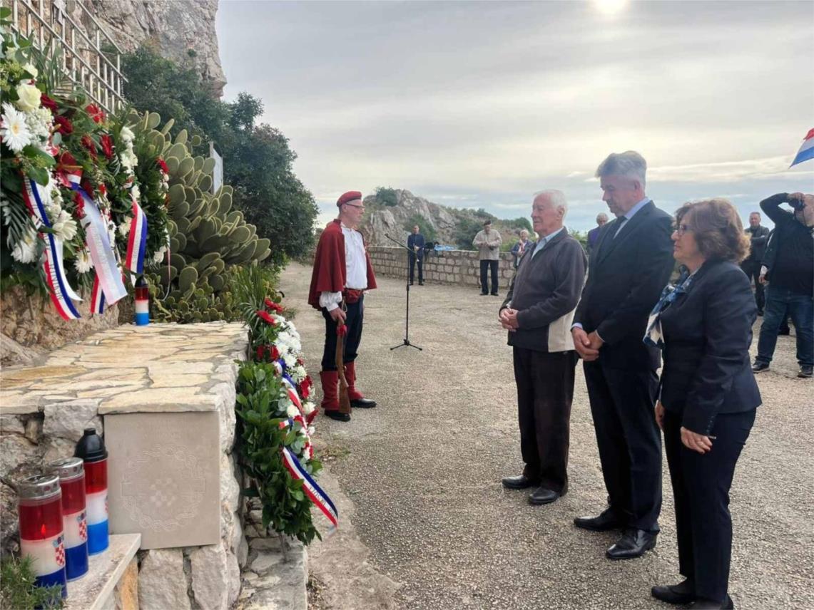 Položeni vijenci za konavoske domobrane na Orsuli