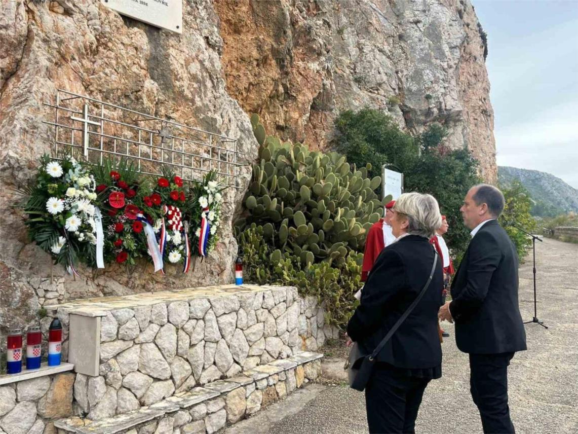 Položeni vijenci za konavoske domobrane na Orsuli