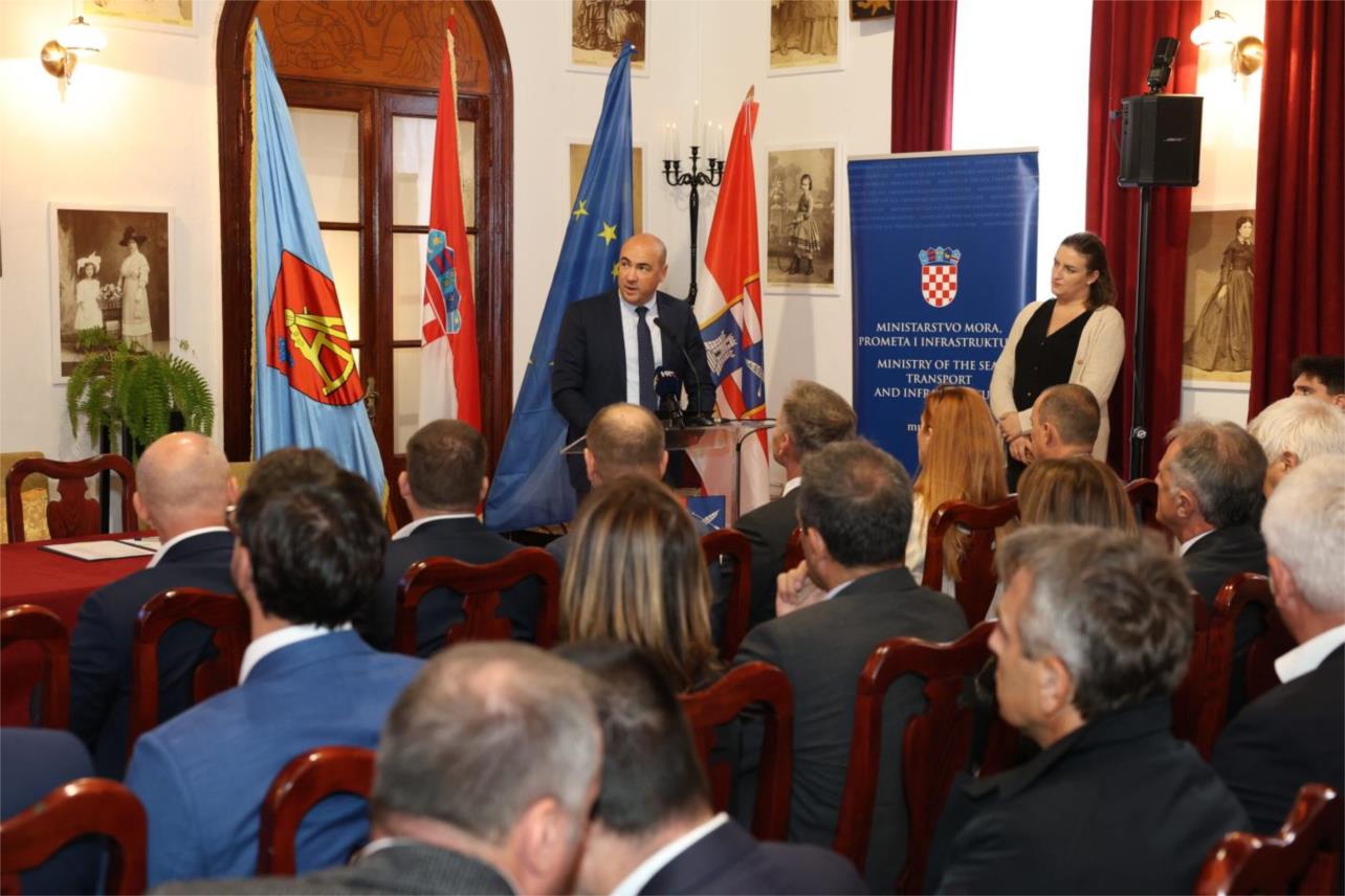 Nova ulaganja od 55 milijuna eura za Orebić Nova ulaganja od 55 milijuna eura za Orebić