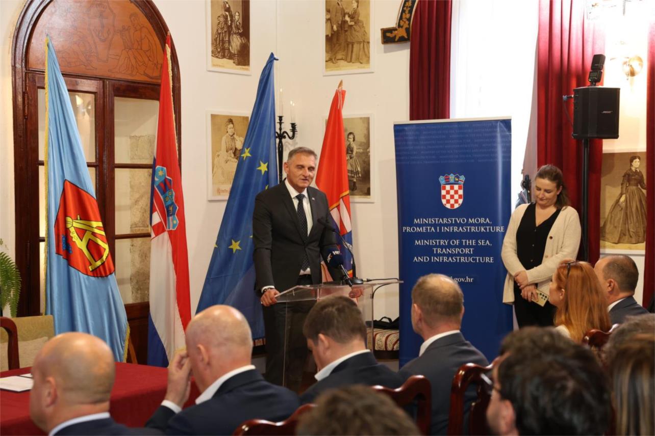 Nova ulaganja od 55 milijuna eura za Orebić Nova ulaganja od 55 milijuna eura za Orebić