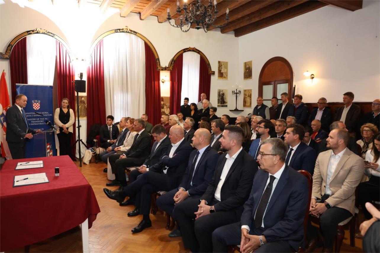 Nova ulaganja od 55 milijuna eura za Orebić Nova ulaganja od 55 milijuna eura za Orebić