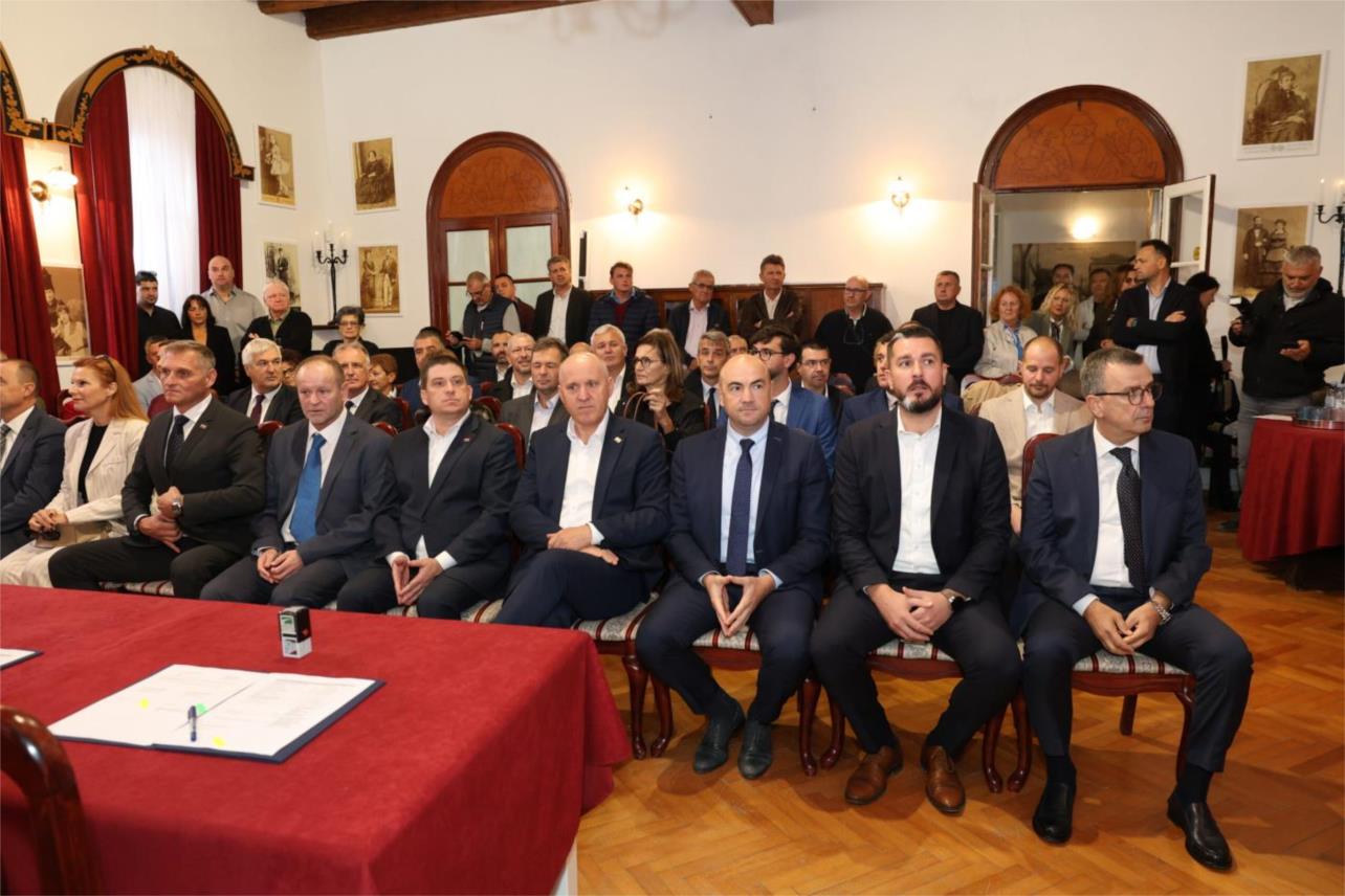 Nova ulaganja od 55 milijuna eura za Orebić Nova ulaganja od 55 milijuna eura za Orebić