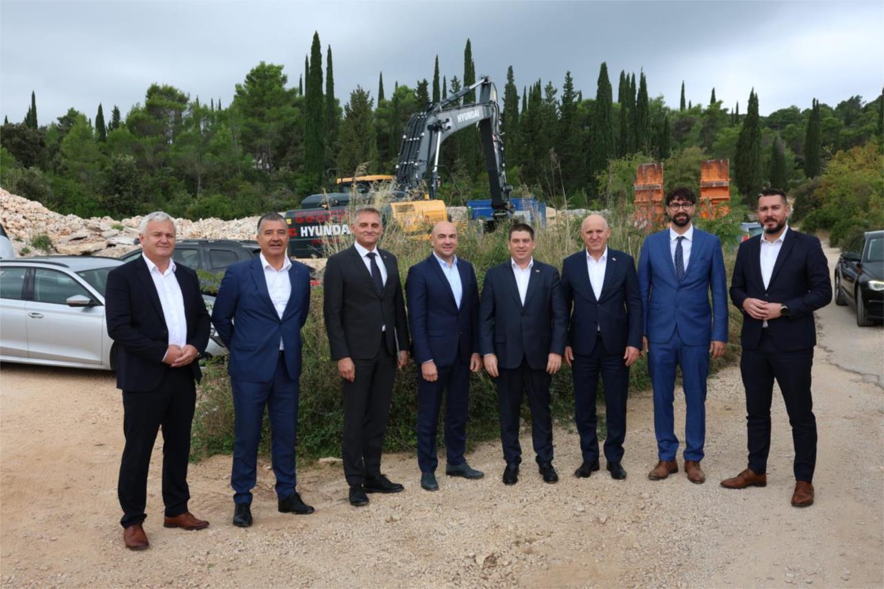 Nova ulaganja od 55 milijuna eura za Orebić Nova ulaganja od 55 milijuna eura za Orebić