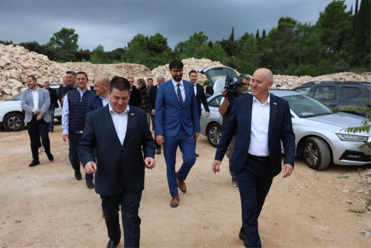 Nova ulaganja od 55 milijuna eura za Orebić Nova ulaganja od 55 milijuna eura za Orebić