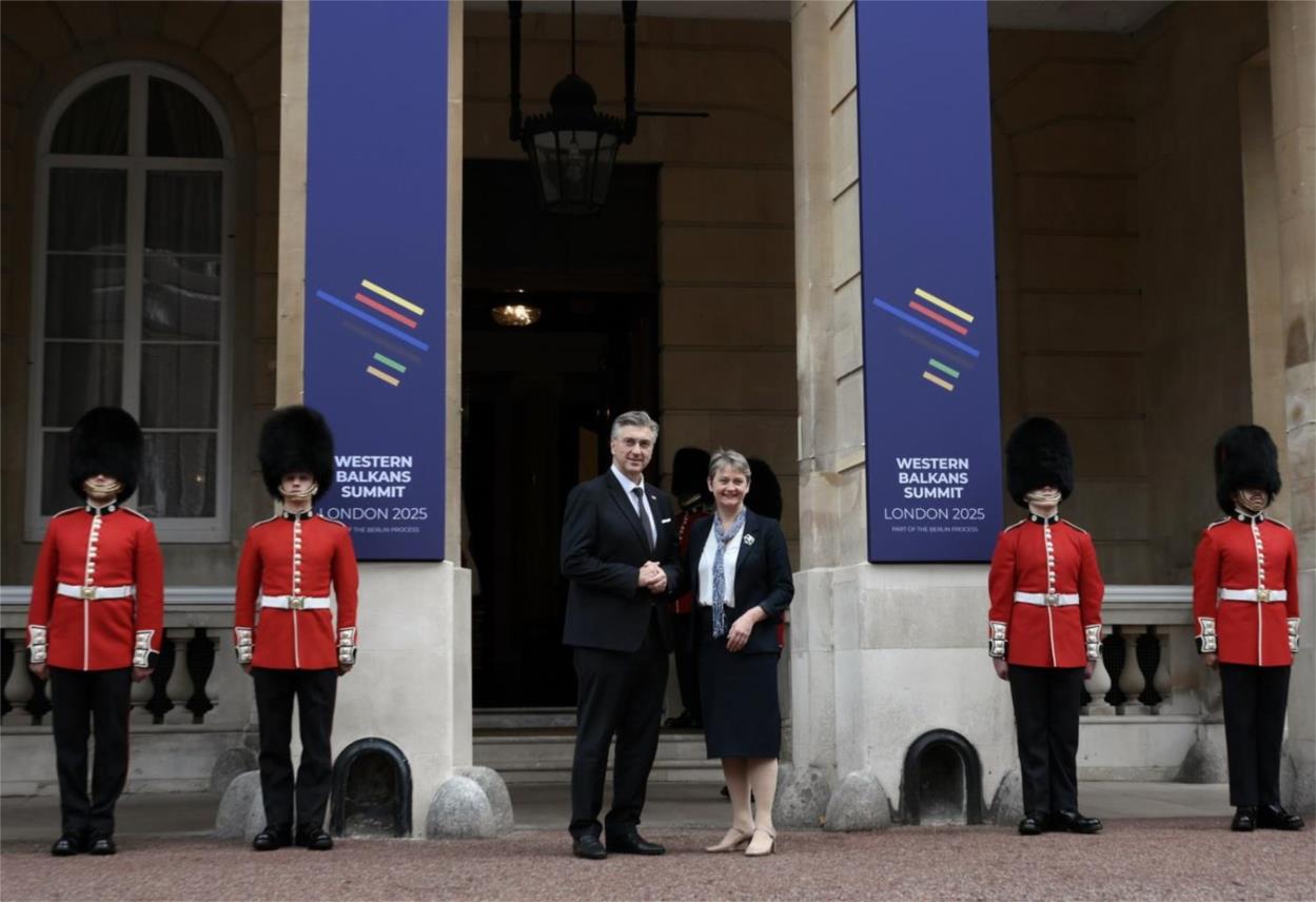 Hrvatska podupire susjede na putu prema EU Hrvatska podupire susjede na putu prema EU