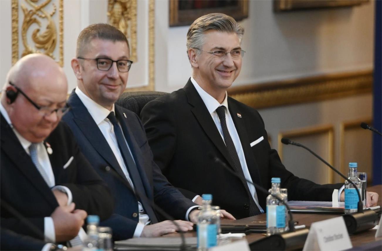 Hrvatska podupire susjede na putu prema EU Hrvatska podupire susjede na putu prema EU