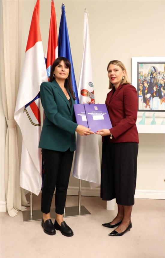 Uručeni ugovori o sufinanciranju projekata vrijedni 1.4 milijuna eura Uručeni ugovori o sufinanciranju projekata vrijedni 1.4 milijuna eura