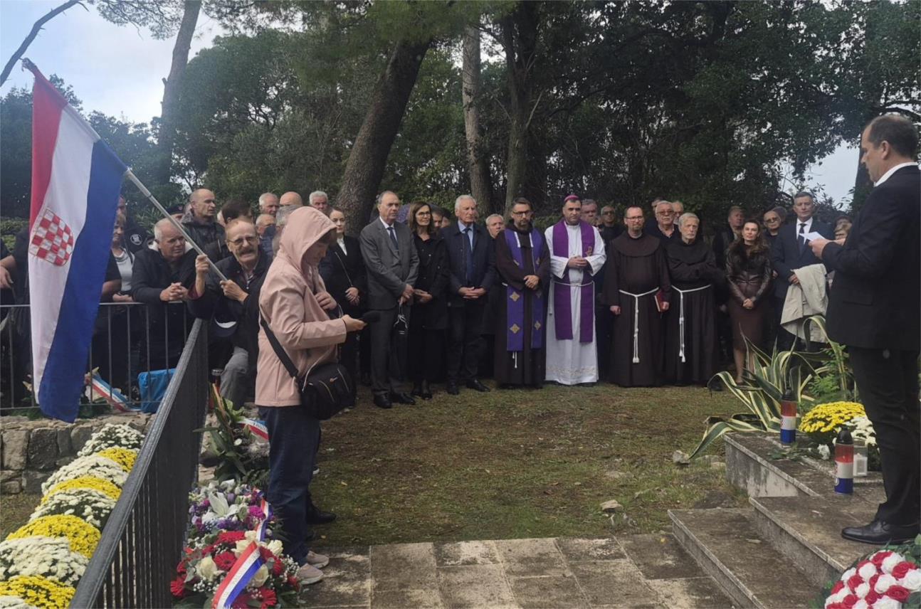 Odana počast nevinim žrtvama i otvorena Spomen soba na Daksi