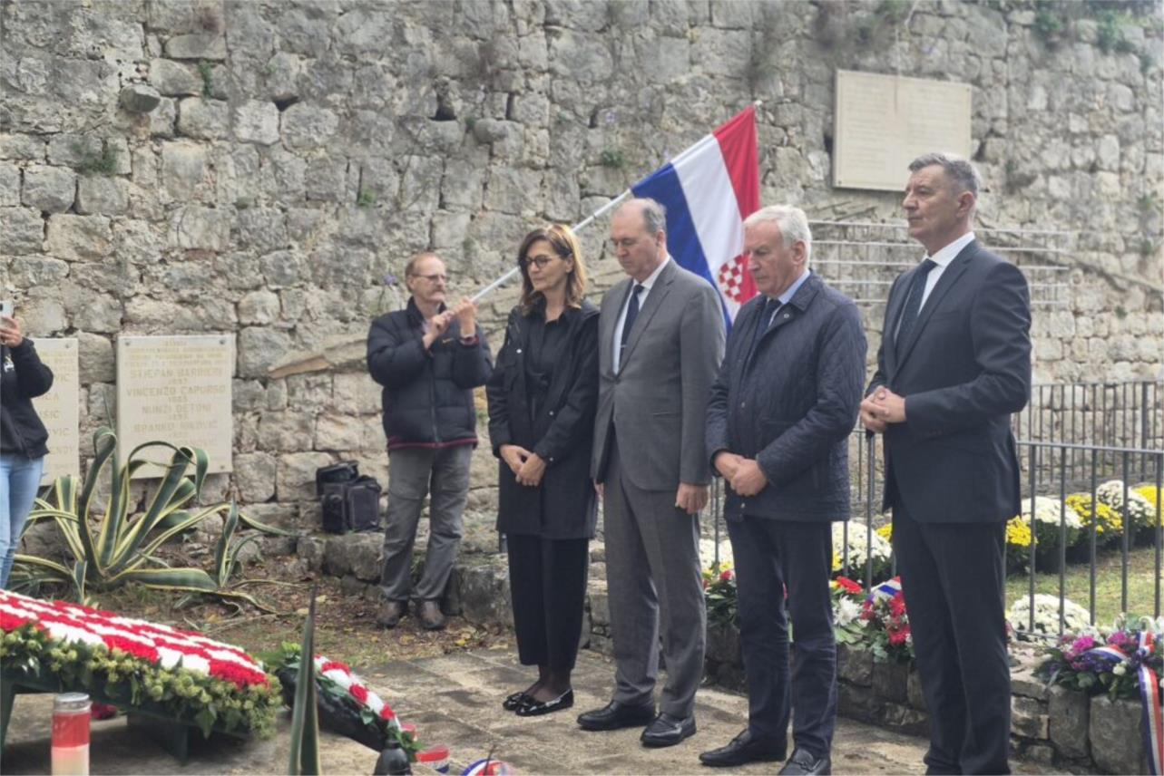 Odana počast nevinim žrtvama i otvorena Spomen soba na Daksi