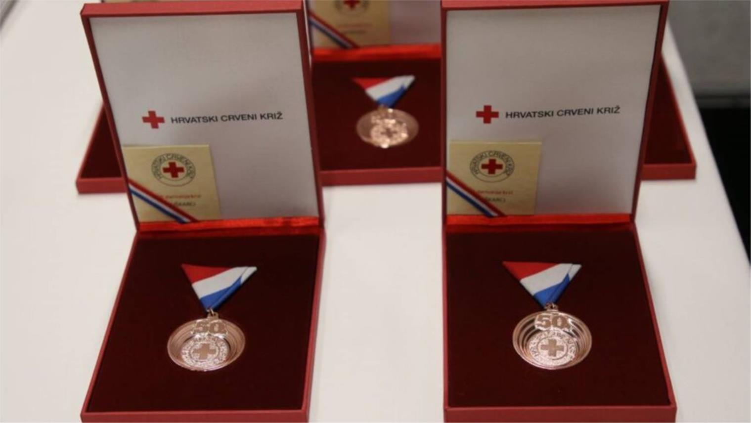 Pročelnica Popović odala počast darivateljima krvi