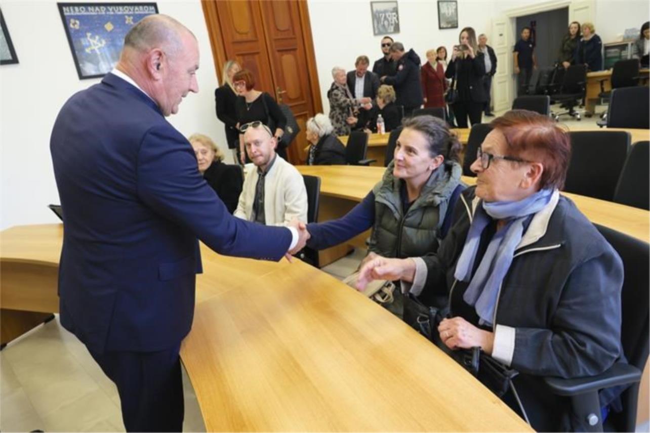 Identificirana četiri hrvatska branitelja u Vukovaru, među njima i francuski dragovoljac Identificirana četiri hrvatska branitelja u Vukovaru, među njima i francuski dragovoljac