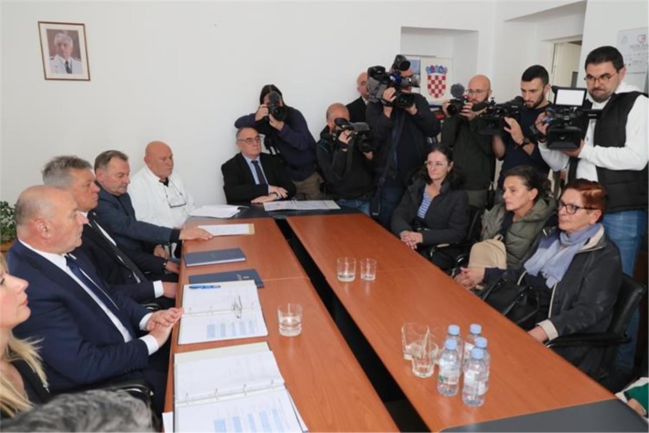 Identificirana četiri hrvatska branitelja u Vukovaru, među njima i francuski dragovoljac Identificirana četiri hrvatska branitelja u Vukovaru, među njima i francuski dragovoljac