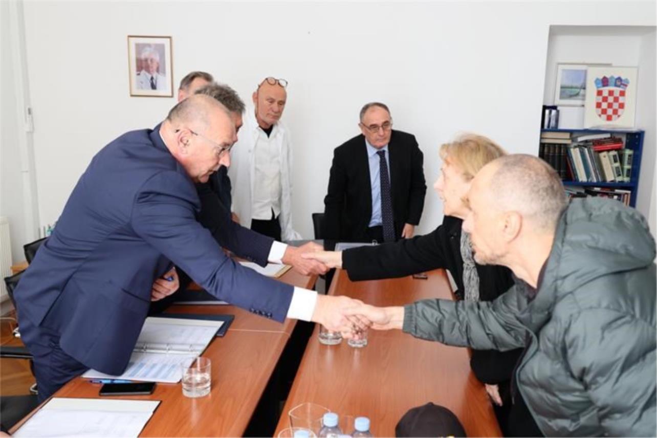 Identificirana četiri hrvatska branitelja u Vukovaru, među njima i francuski dragovoljac Identificirana četiri hrvatska branitelja u Vukovaru, među njima i francuski dragovoljac