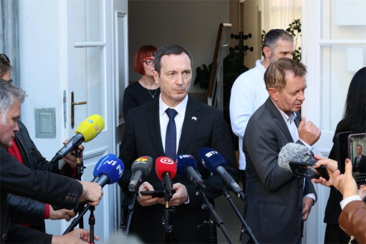 Identificirana četiri hrvatska branitelja u Vukovaru, među njima i francuski dragovoljac Identificirana četiri hrvatska branitelja u Vukovaru, među njima i francuski dragovoljac