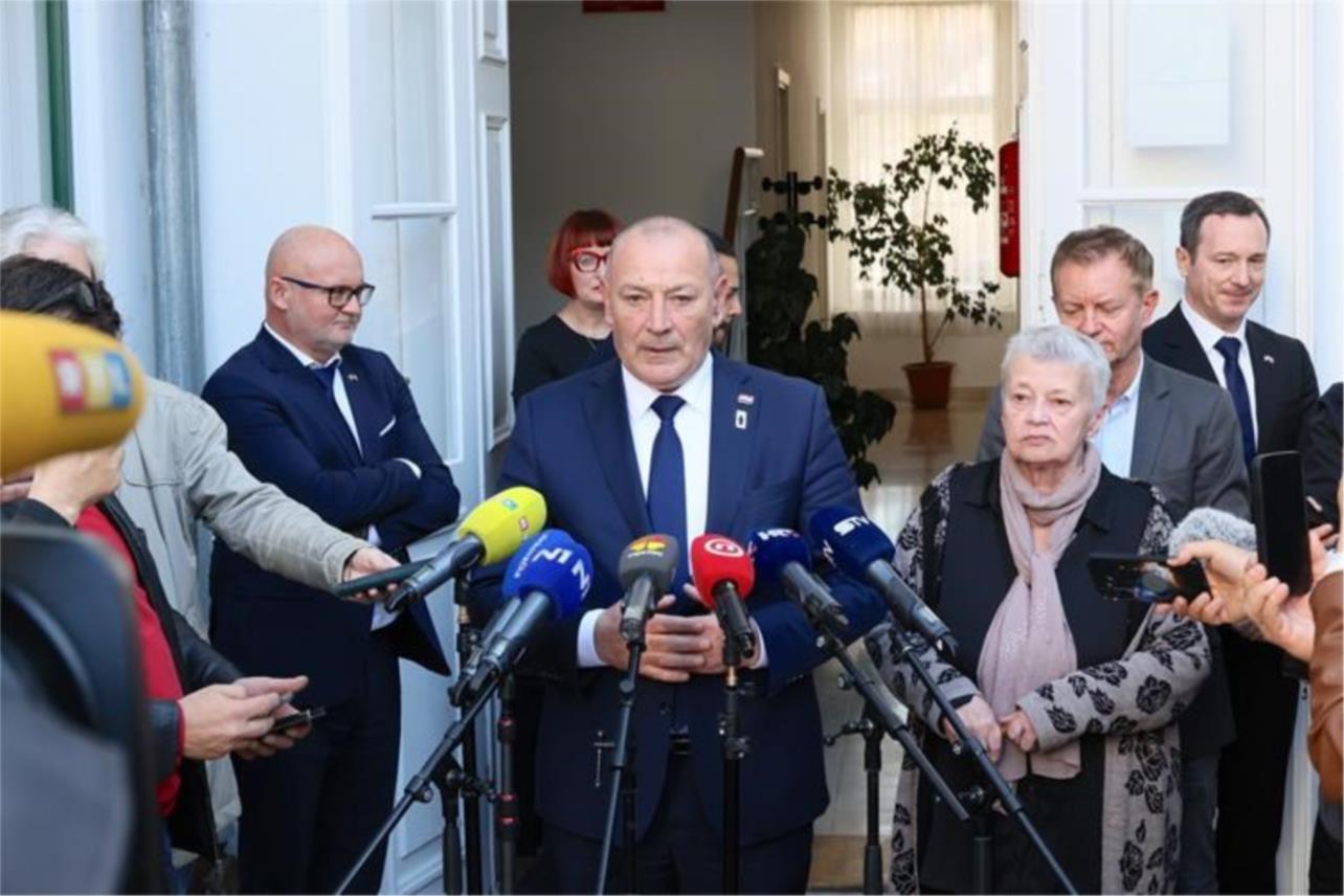 Identificirana četiri hrvatska branitelja u Vukovaru, među njima i francuski dragovoljac Identificirana četiri hrvatska branitelja u Vukovaru, među njima i francuski dragovoljac